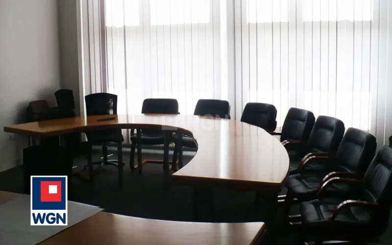 Obiekt biurowy na  sprzedaż Tarnów - Duży budynek biurowy w centrum miasta